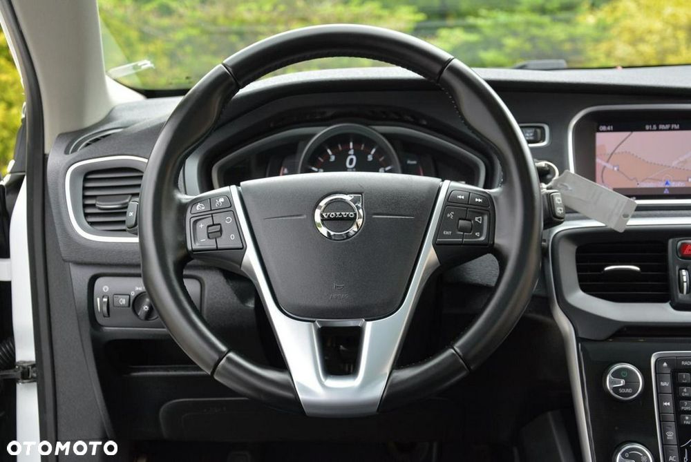 Volvo V40 T3 Geartronic Summum - 21
