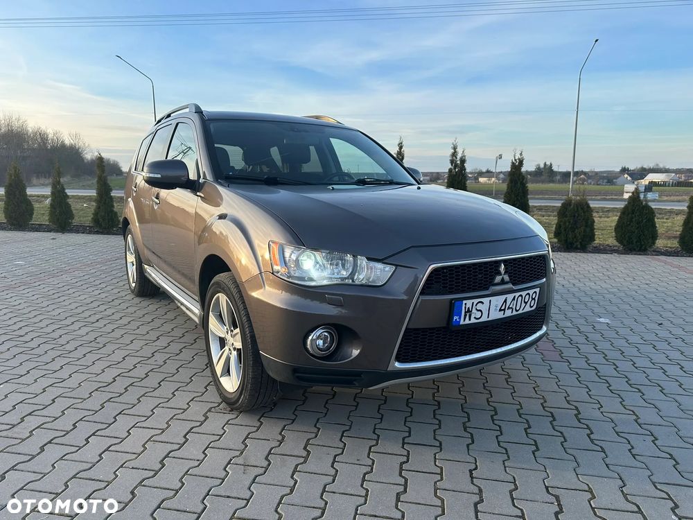 Mitsubishi Outlander 2.4 4WD CVT Instyle - 2