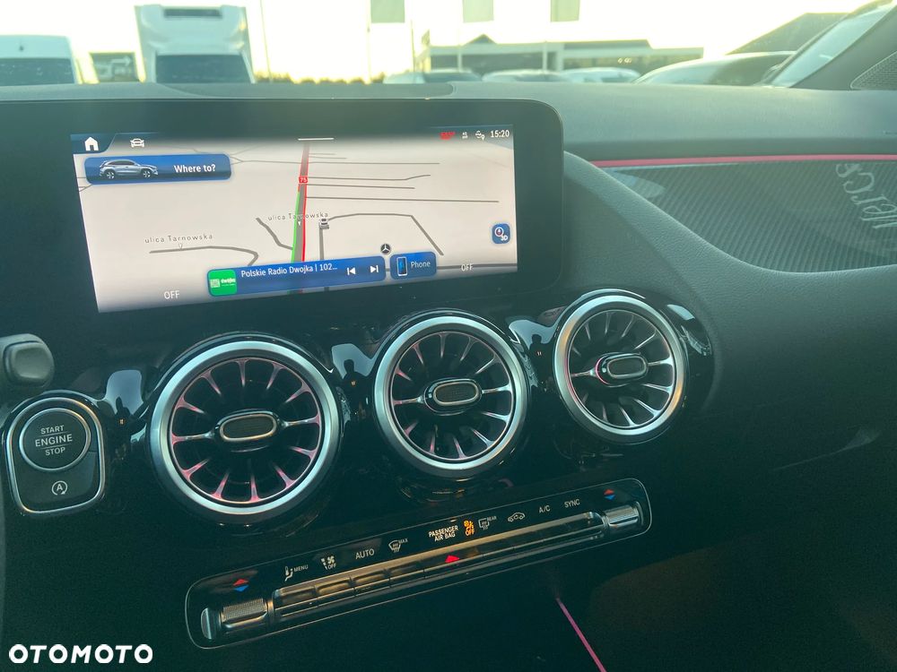 Mercedes-Benz GLA 200 AMG Line - 13