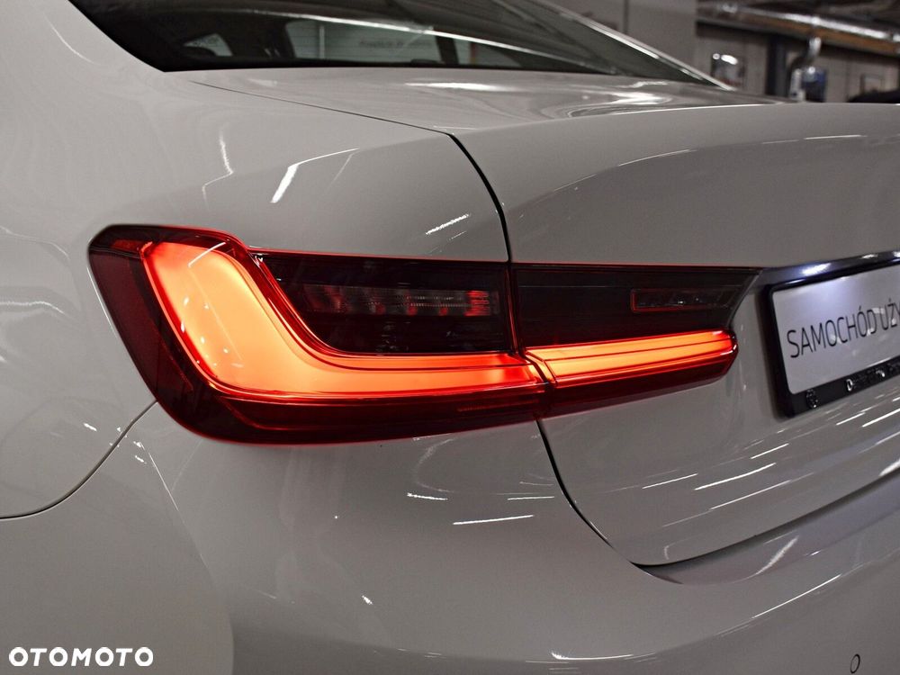 BMW Seria 3 318i Advantage - 30