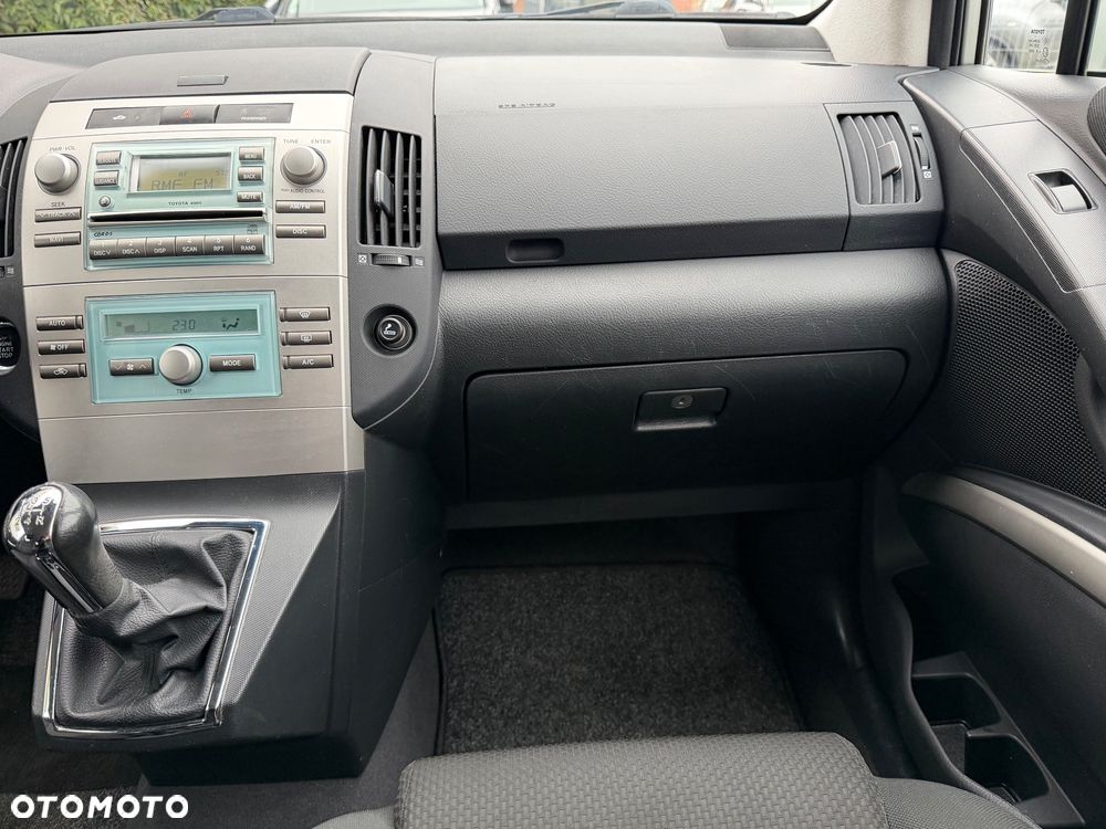 Toyota Corolla Verso 1.8 Team - 20