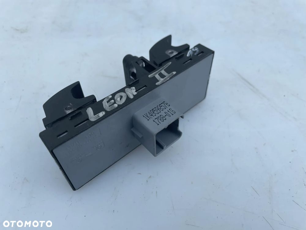 PRZEŁĄCZNIK PANEL SZYB VW PASSAT B6 GOLF V SEAT LEON II 1K4959857B - 3