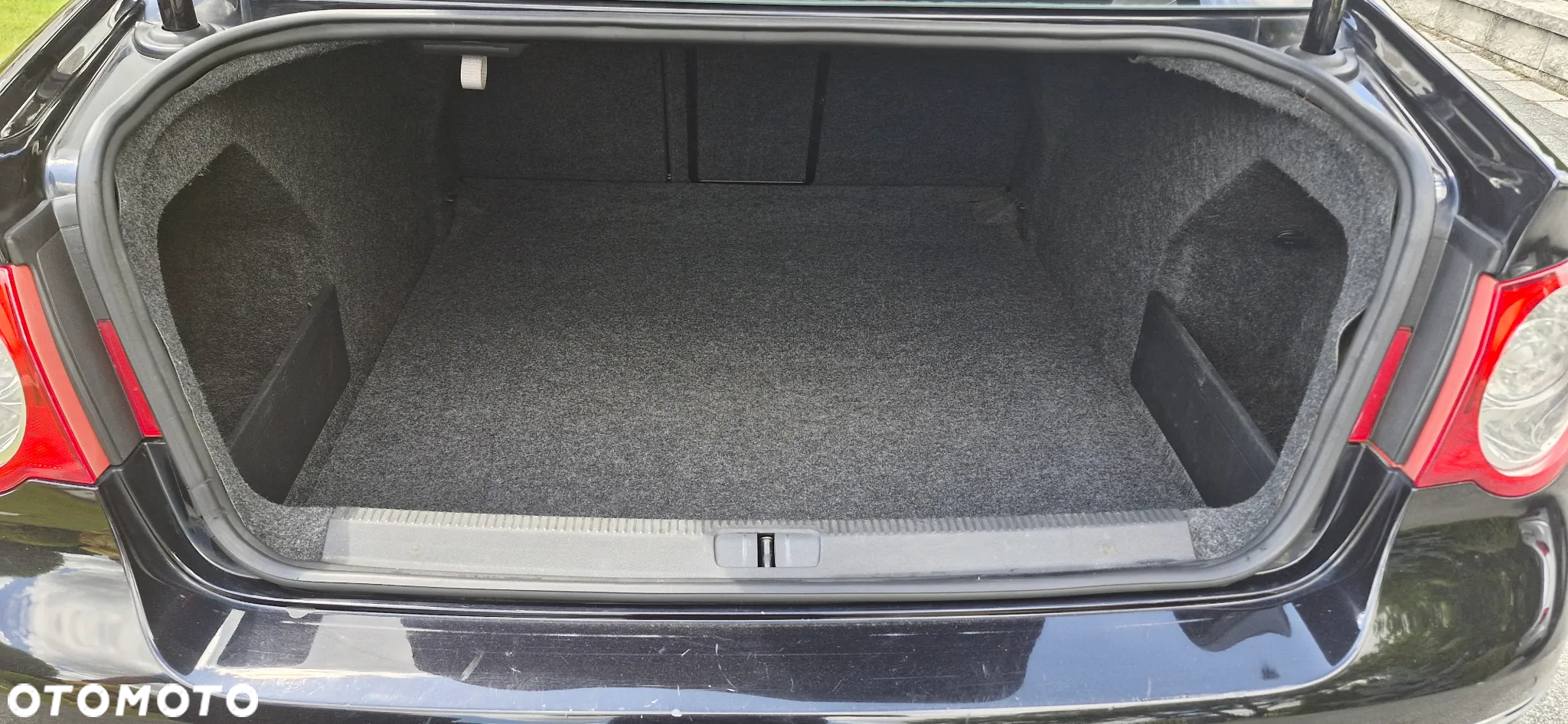 Volkswagen Passat 2.0 TDI Comfortline - 11