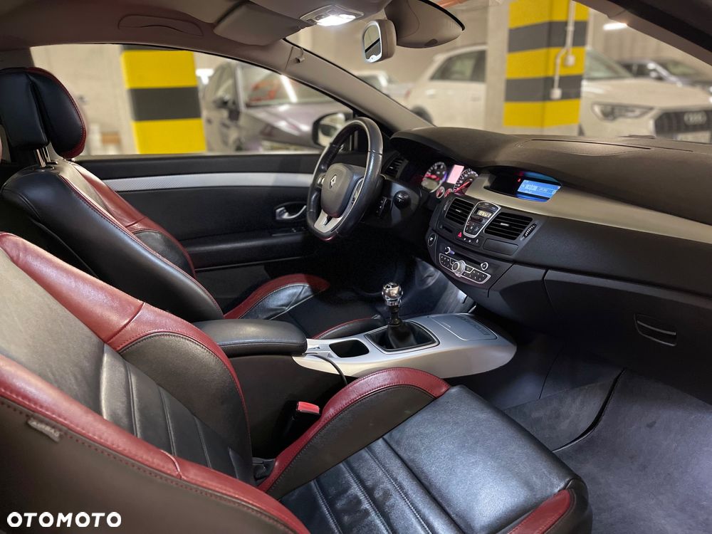 Renault Laguna 2.0 DCi GT 4WS - 20