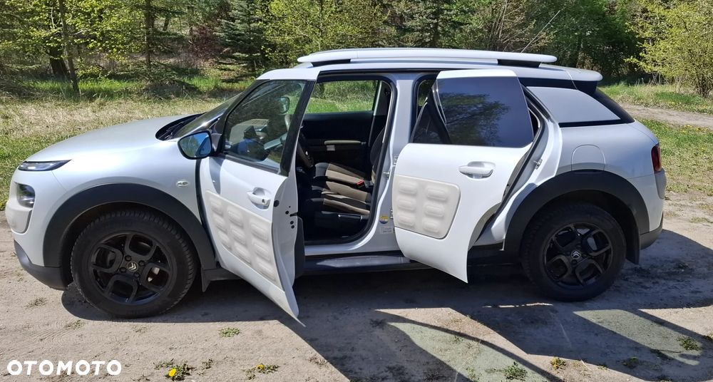 Citroën C4 Cactus 1.2 PureTech Shine S&S - 11