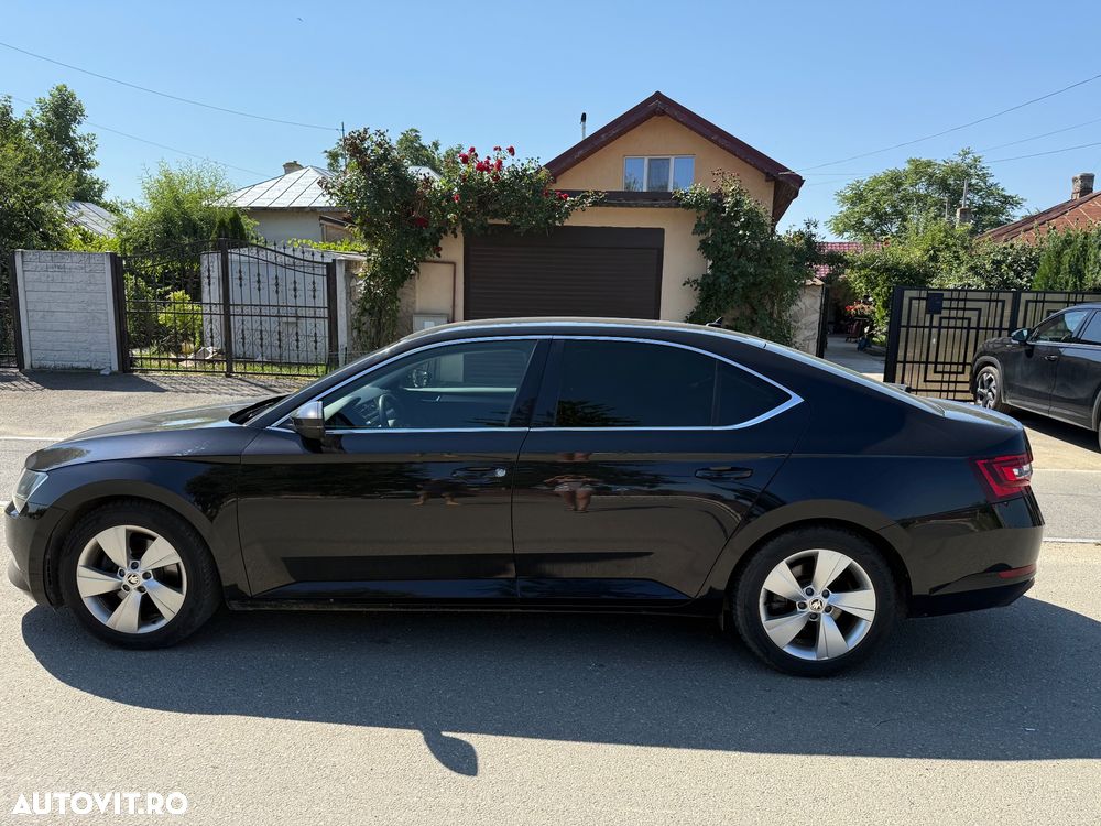 Skoda Superb 2.0 TDI DSG 4X4 Style - 6