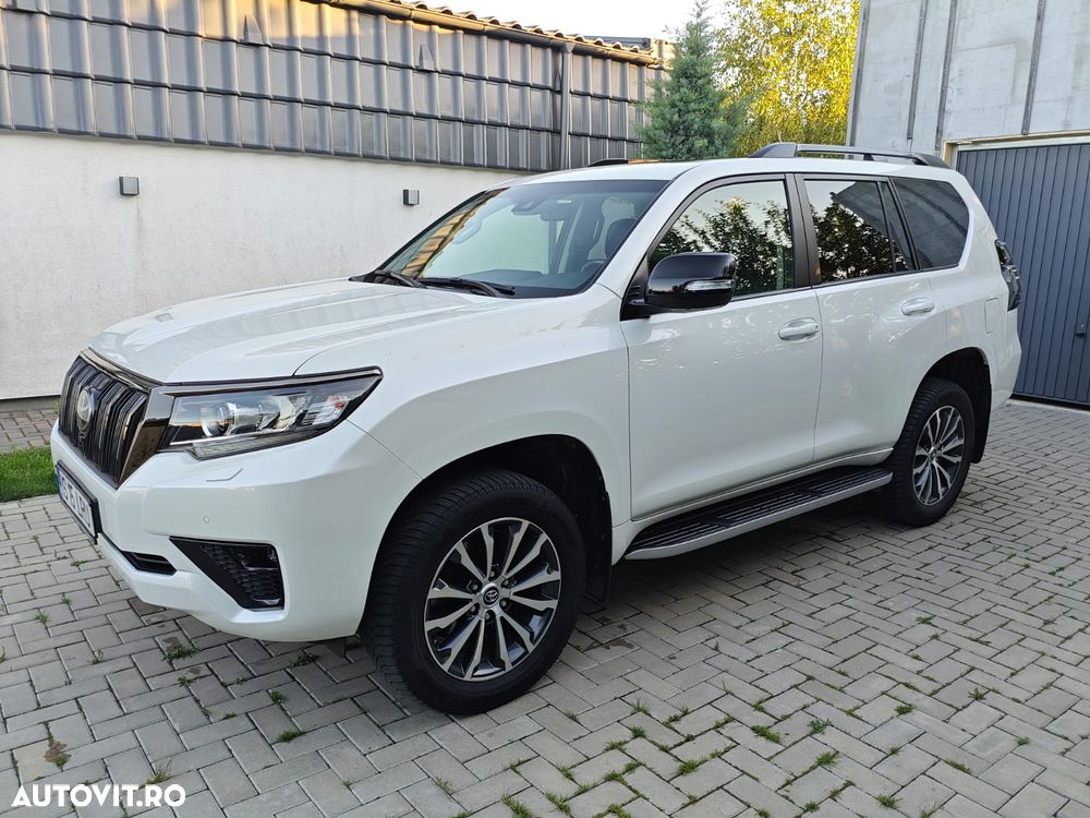 Toyota Land Cruiser 2.8l D-4D 204 CP A/T Luxury Black Matte Edition - 2