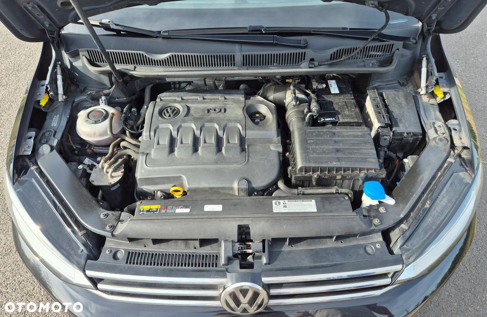Volkswagen Touran - 19