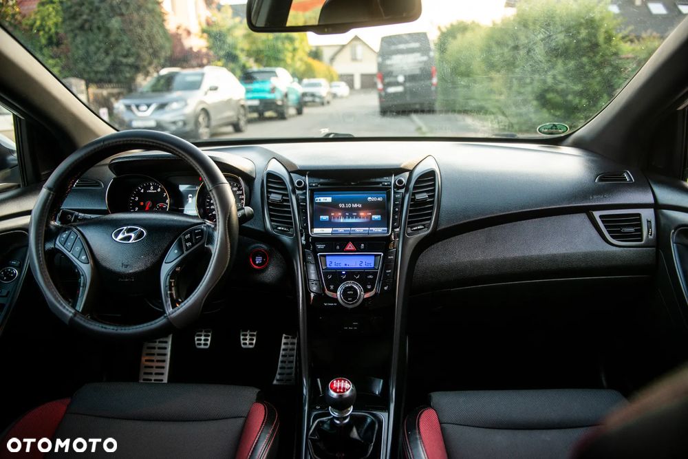 Hyundai i30 1.6 T GDI Turbo - 32