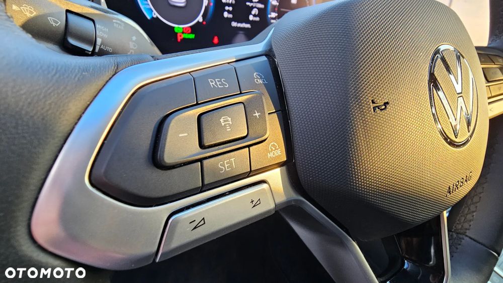 Volkswagen Passat - 23