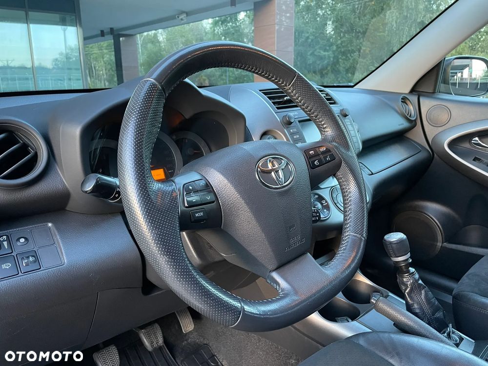Toyota RAV4 - 30
