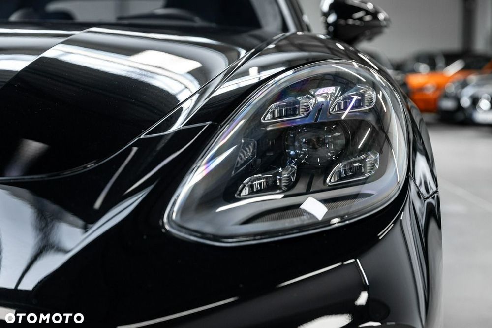 Porsche Panamera Turbo S - 12