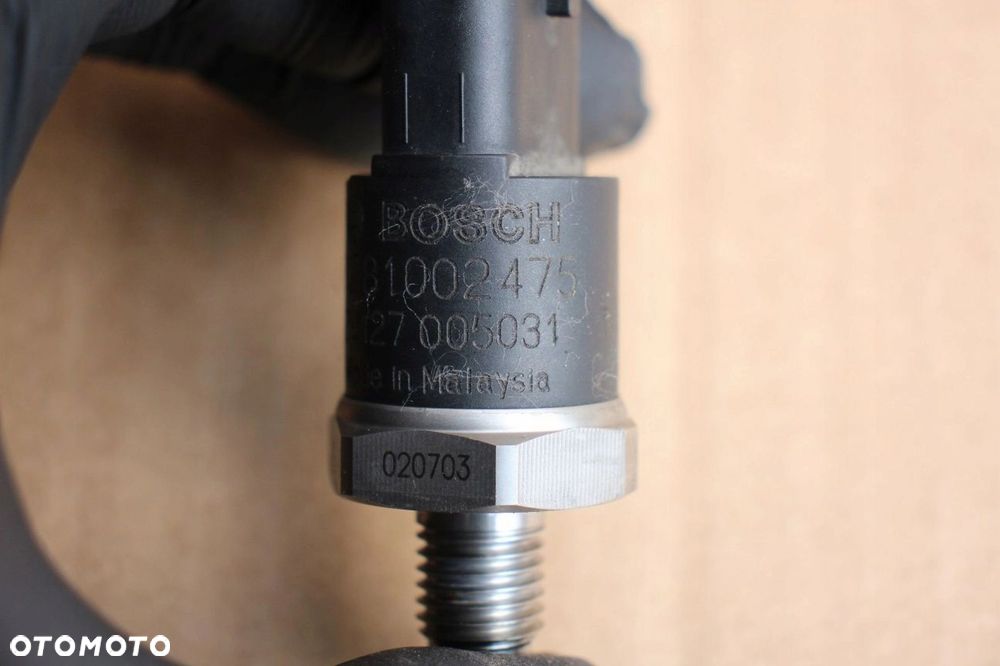 Czujnik ciśnienia paliwa na listwie BMW 0281002475 DIESEL - 3