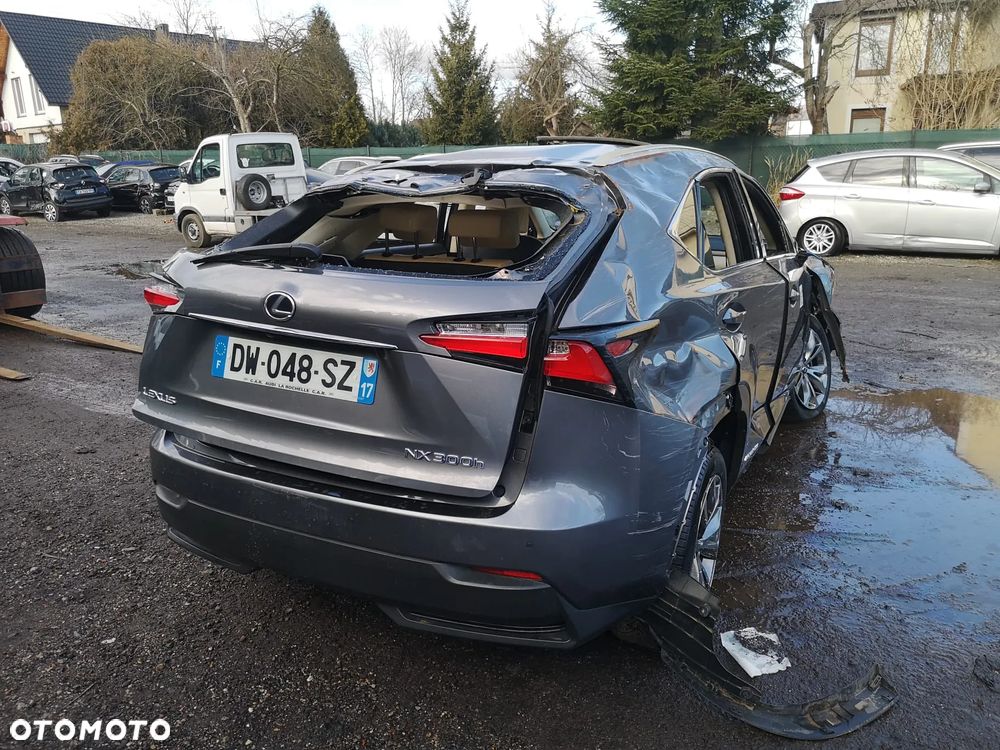Lexus NX 300h E-FOUR Executive Line - 28