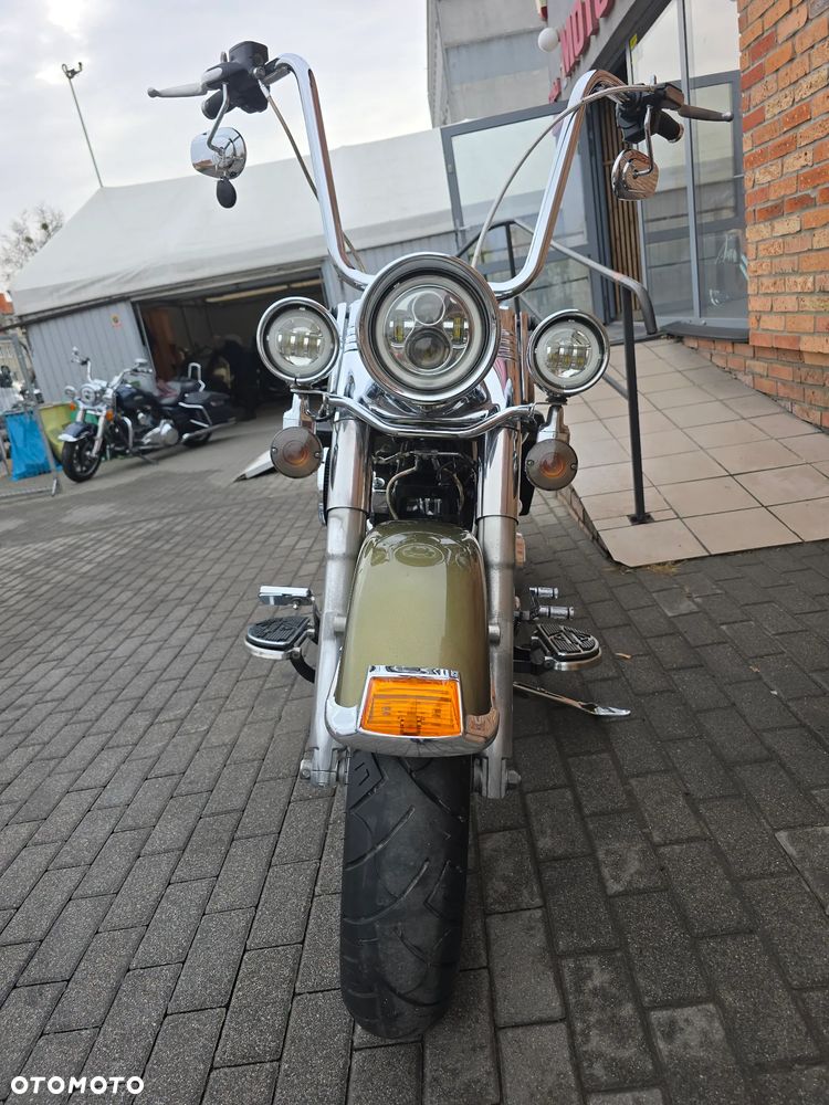 Harley-Davidson Softail Heritage Classic - 16