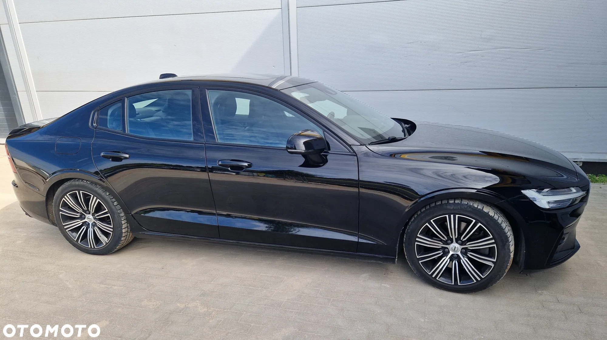 Volvo S60 T5 R-Design - 3