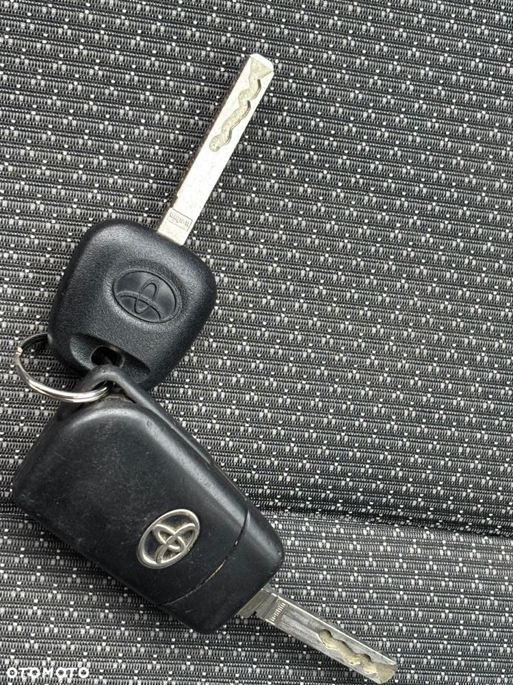 Toyota Yaris Hybrid 100 Sol - 27