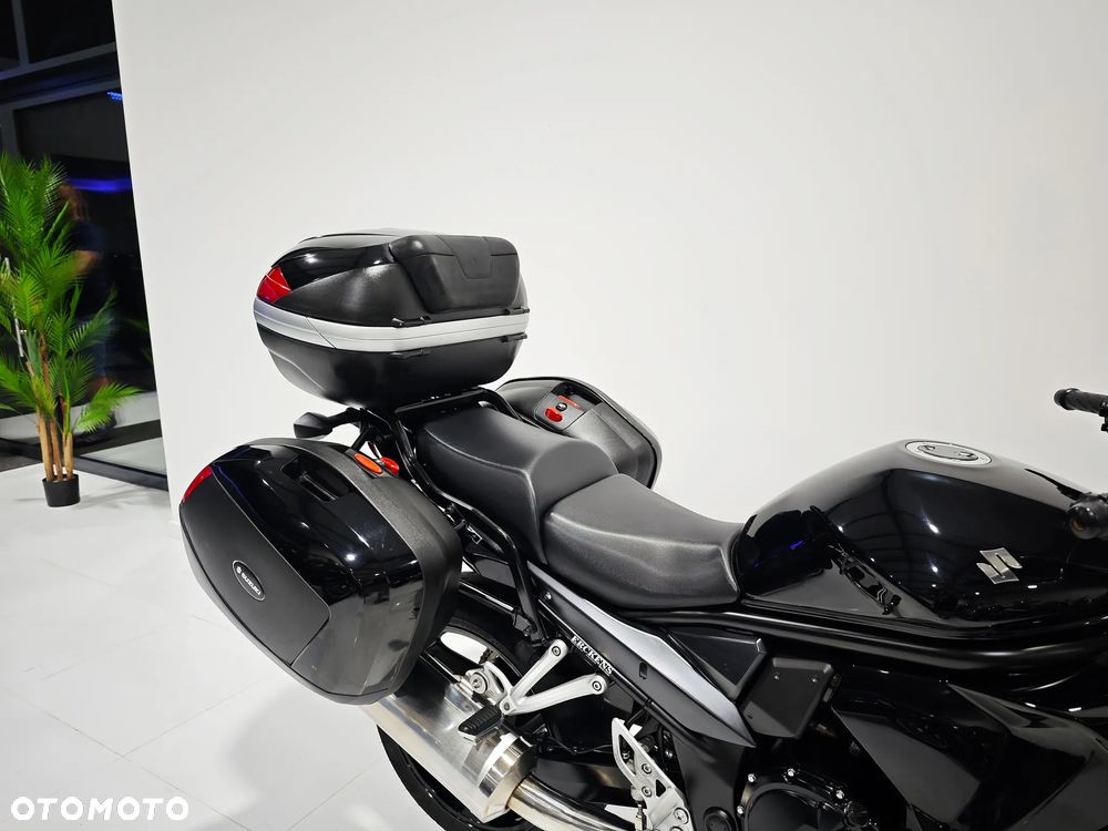 Suzuki GSX - 8