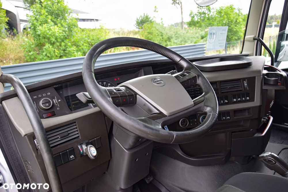 Volvo FH500 / NISKA KABINA / HYDRAULIKA / EURO 6 / ACC / LEDY / ALUFELGI / SERWISOWANY / SPROWADZONY - 22