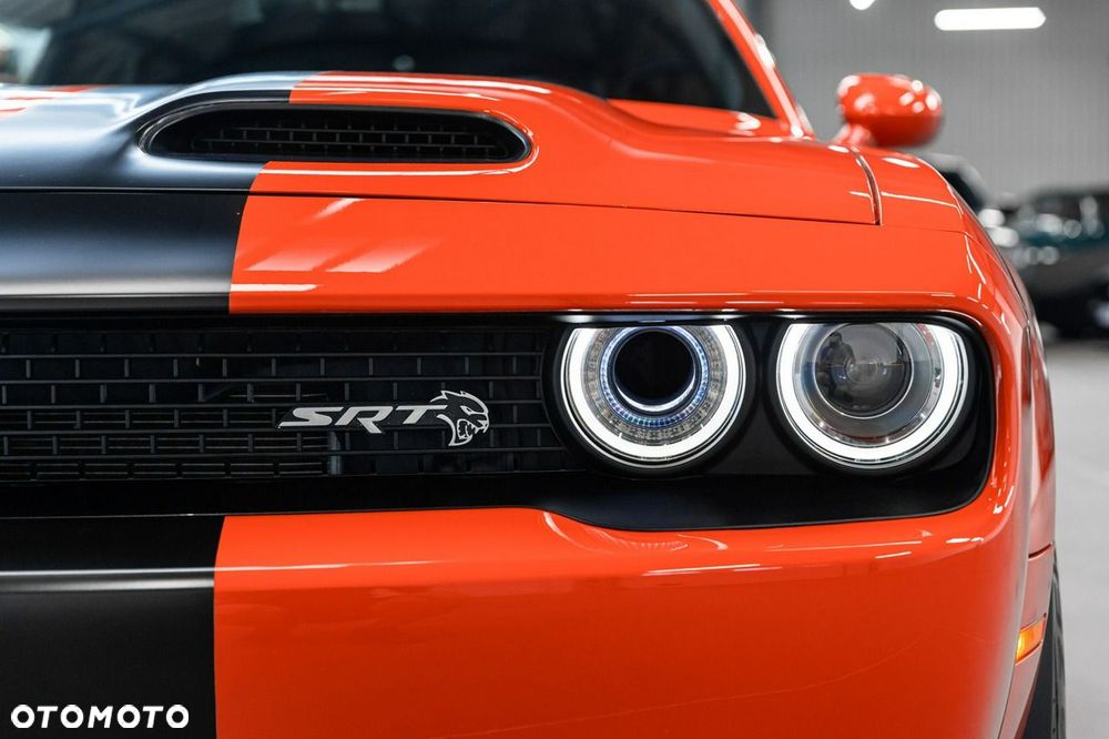 Dodge Challenger - 15