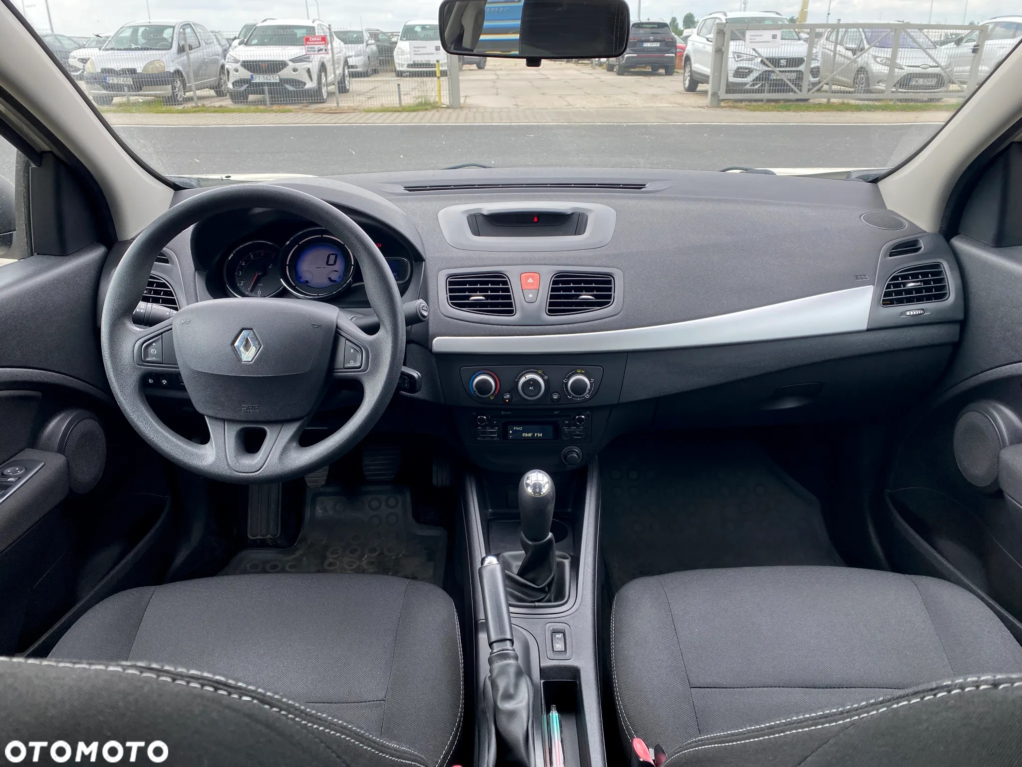 Renault Fluence 1.6 16V Dynamique - 8