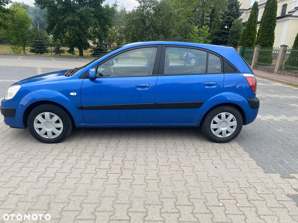 Kia Rio - 5