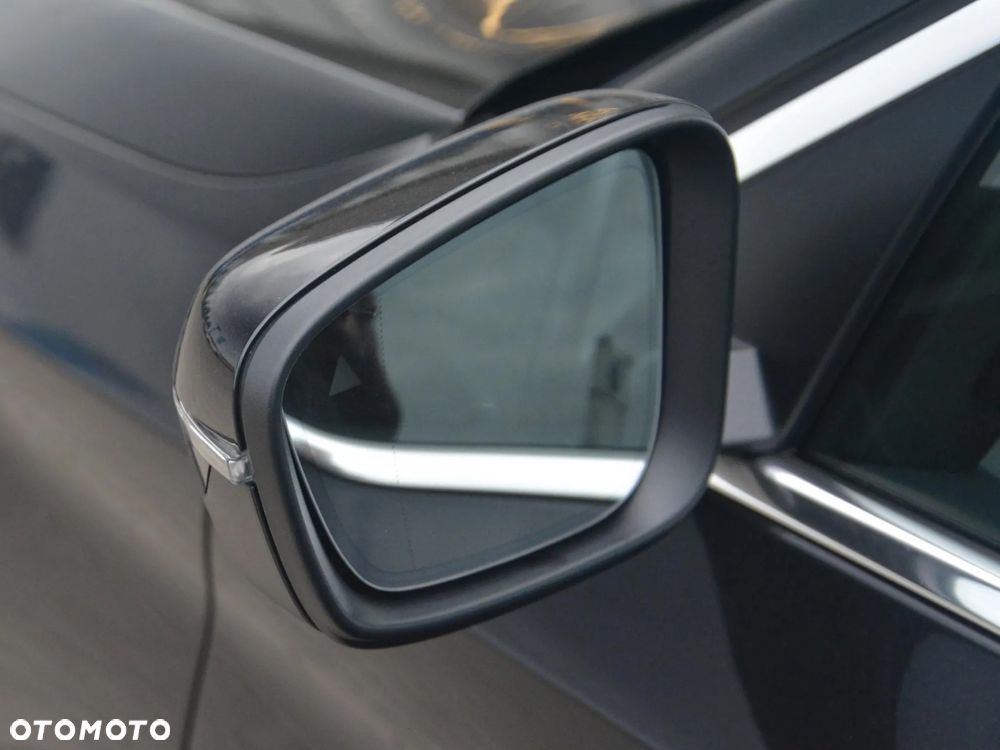 BMW Seria 5 520d xDrive - 12