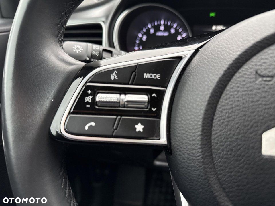 Kia Ceed - 10