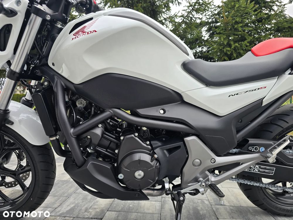 Honda NC - 15