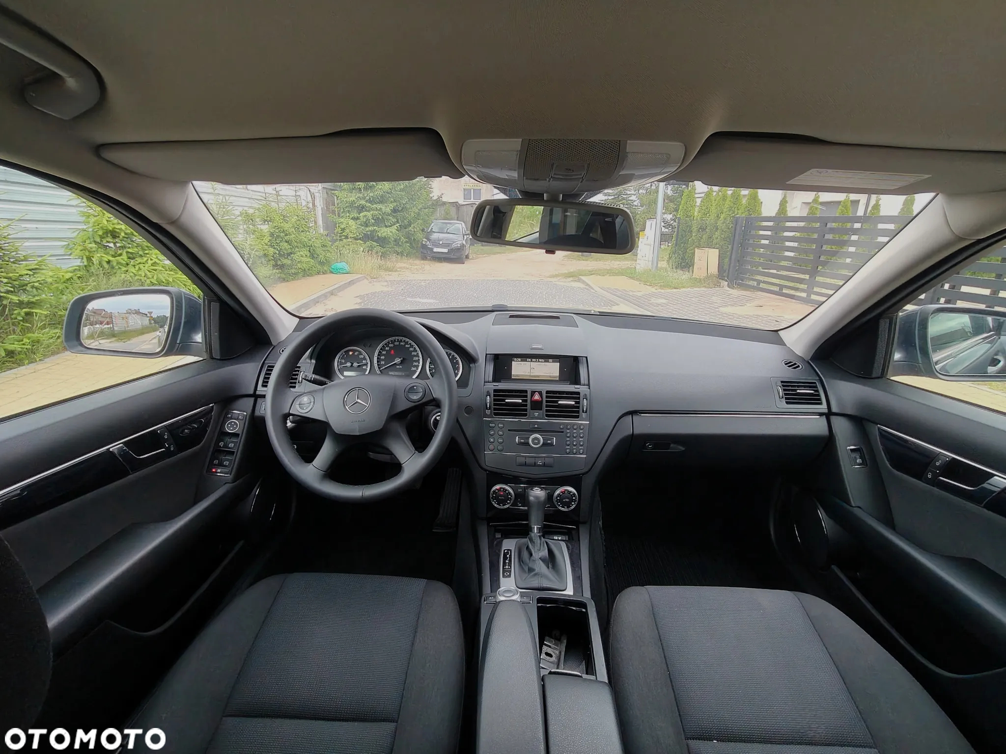 Mercedes-Benz Klasa C 180 BlueEFFICIENCY 7G-TRONIC - 25