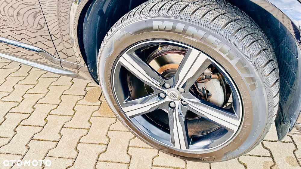 Volvo XC 90 D5 SCR AWD R-Design 7os - 20