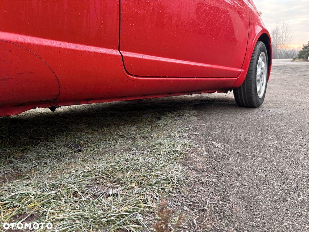 Toyota Yaris 1.3 Terra - 4