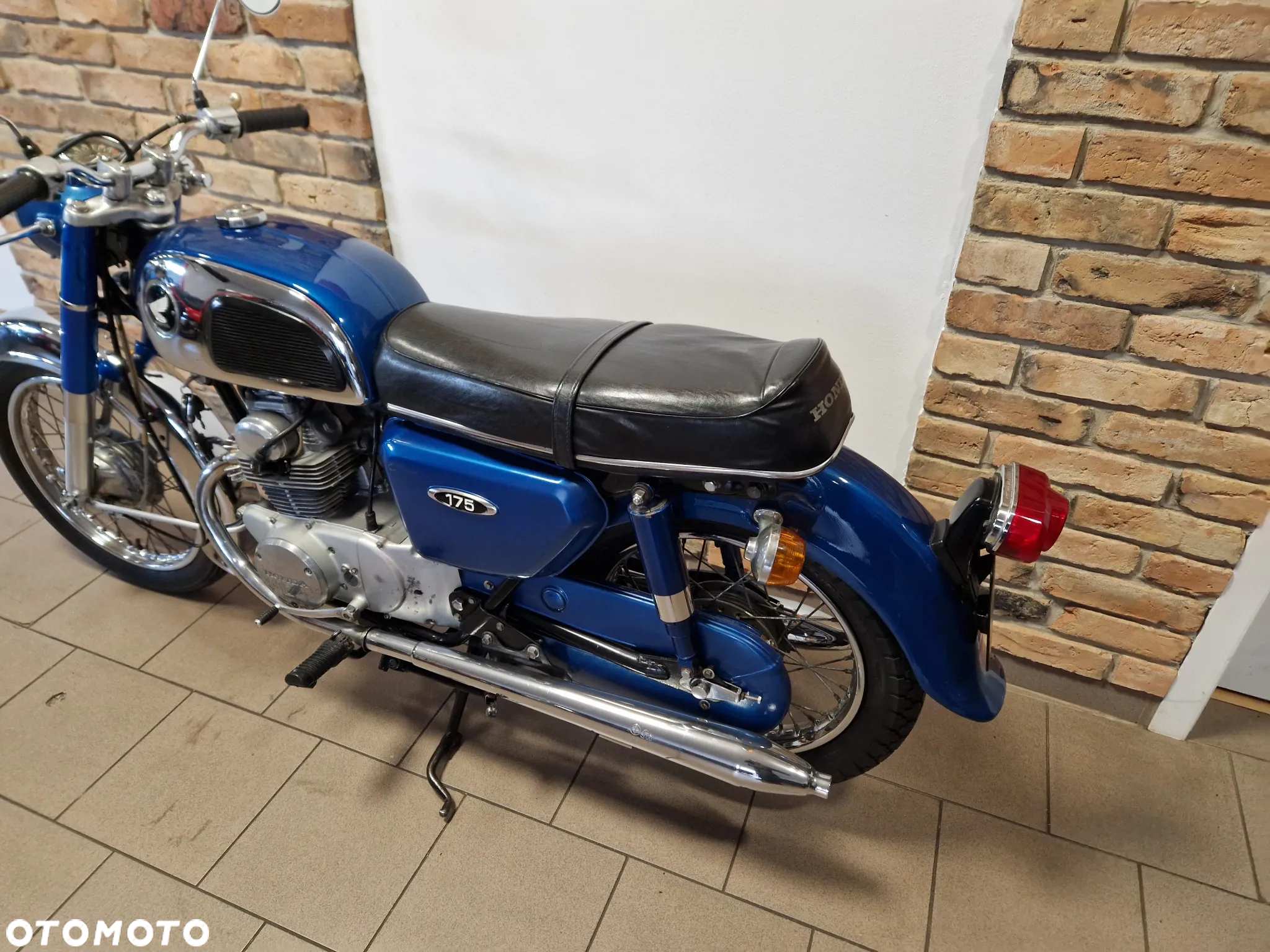Honda CB - 16