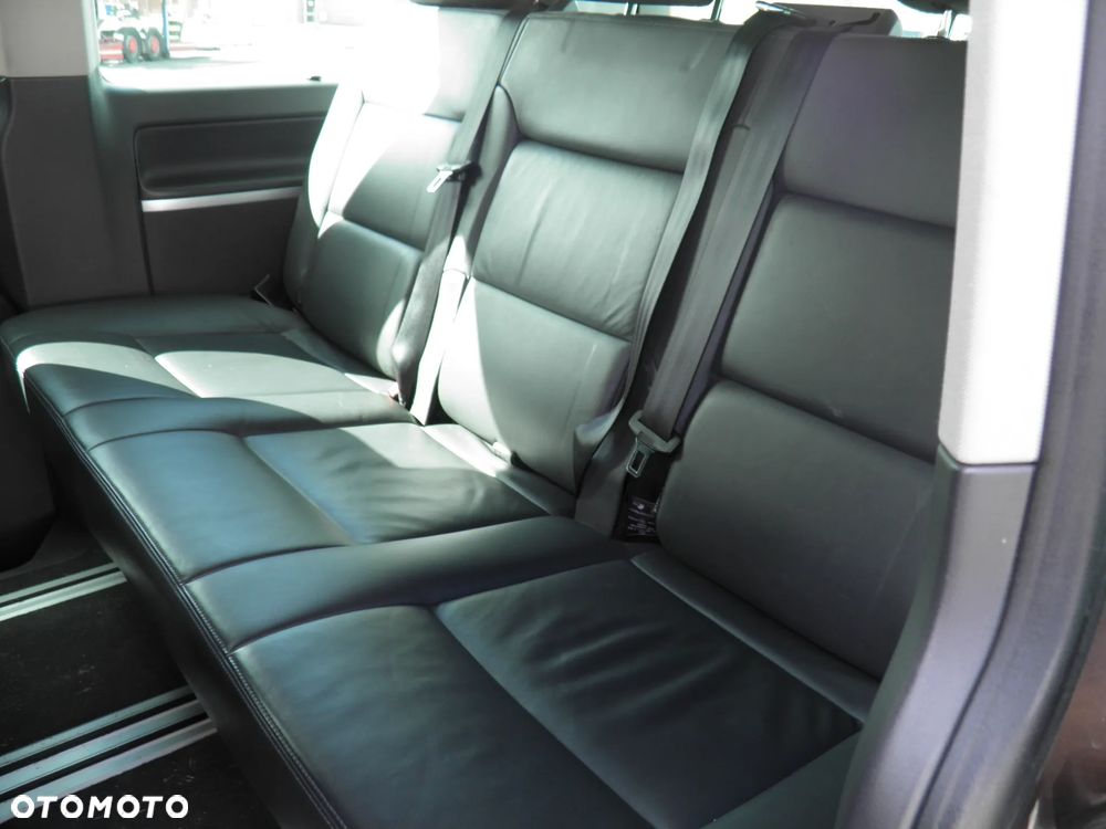 Volkswagen Multivan - 11