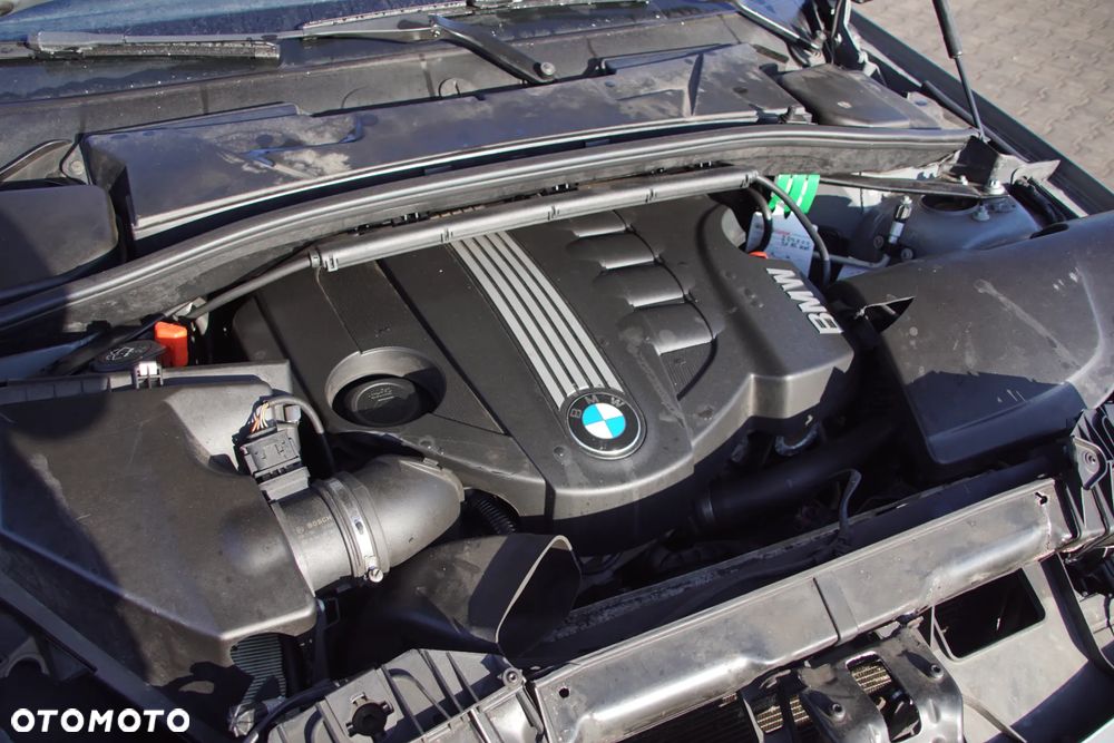 Auto na części - BMW E87 116D Lift 2.0 D 116 KM N47D20 GS6-17DG A52 2010R Silnik Skrzynia Drzwi Błotnik Zderzak Klapa Lampa Klamka Szyba Lusterko Deska Kokpit Sterownik Moduł Czujnik Licznik Panel Kierownica - 17