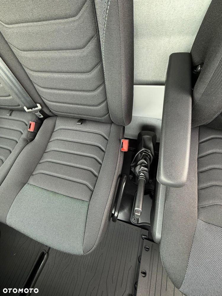 Iveco WYPRZEDAŻ ROKU ! GOTOWIEC OD RĘKI - BOGATE WYPOSAŻENIE DLA KIEROWCY - 31