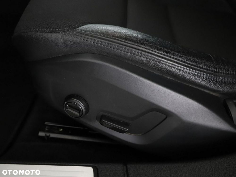 Volvo V60 D4 Geartronic Momentum Pro - 37