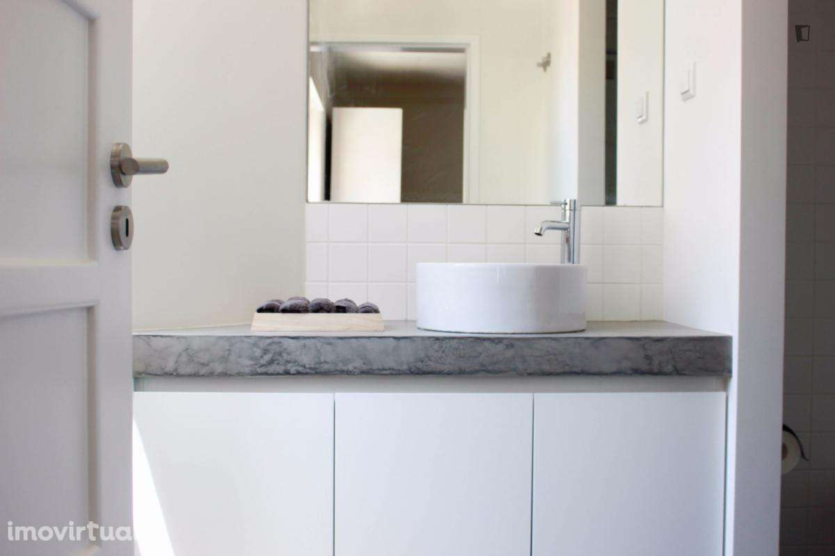 Quarto - localizado em Roma-Areeiro Lisbon - Grande imagem: 5/20