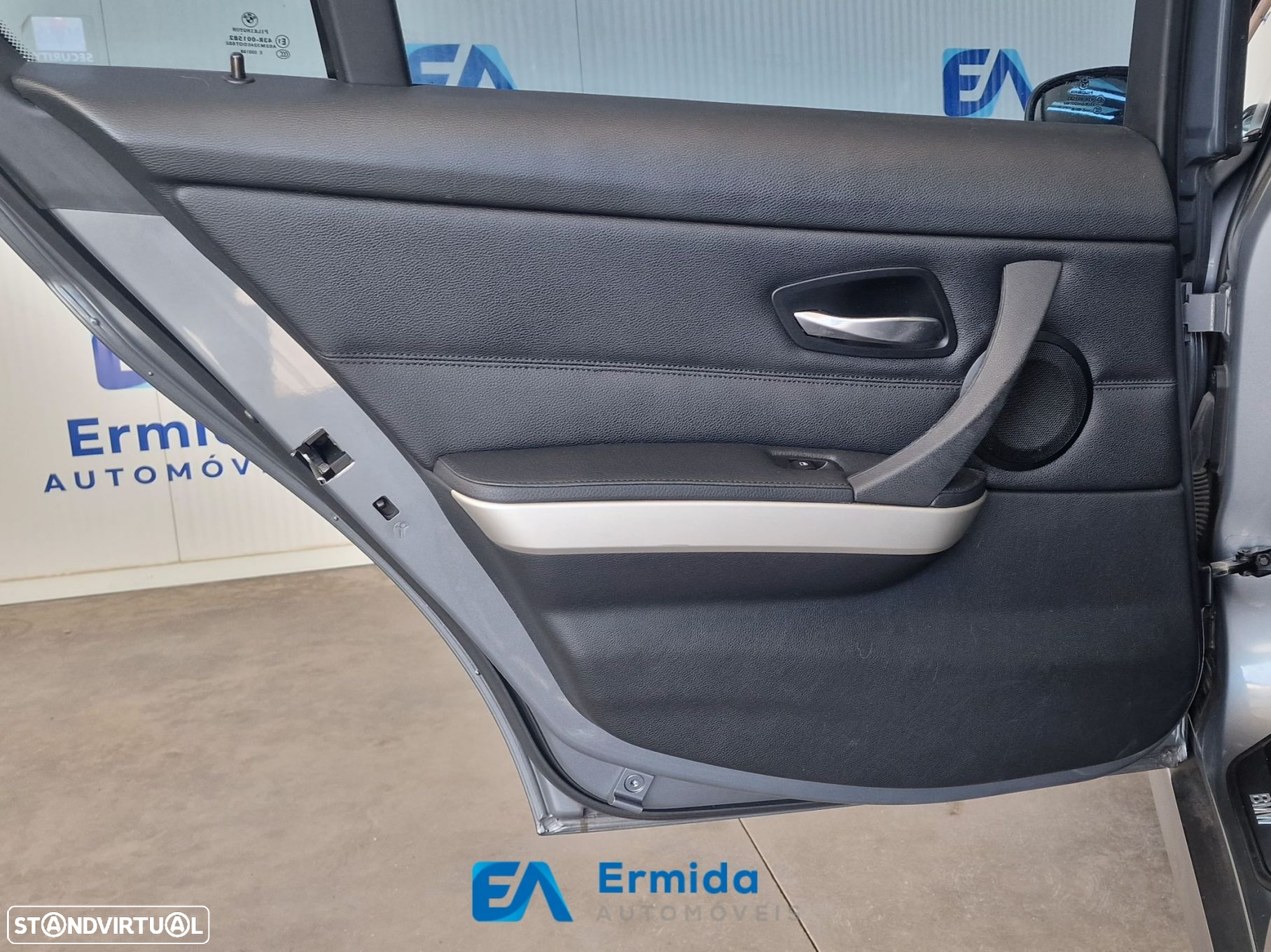 BMW 320 d Touring LifeStyle Auto - 34