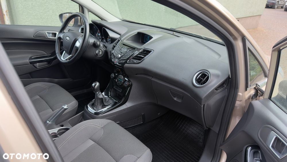 Ford Fiesta 1.0 EcoBoost Titanium - 10