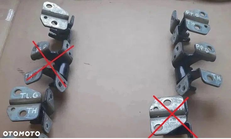 Thema II zawias drzwi przód tył Chrysler 300C II Lancia - 1