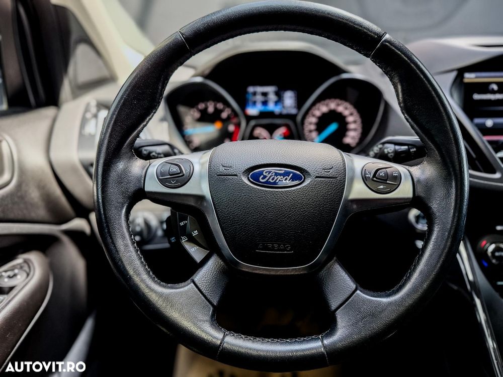 Ford Kuga 2.0 TDCi 4WD Powershift Titanium - 8
