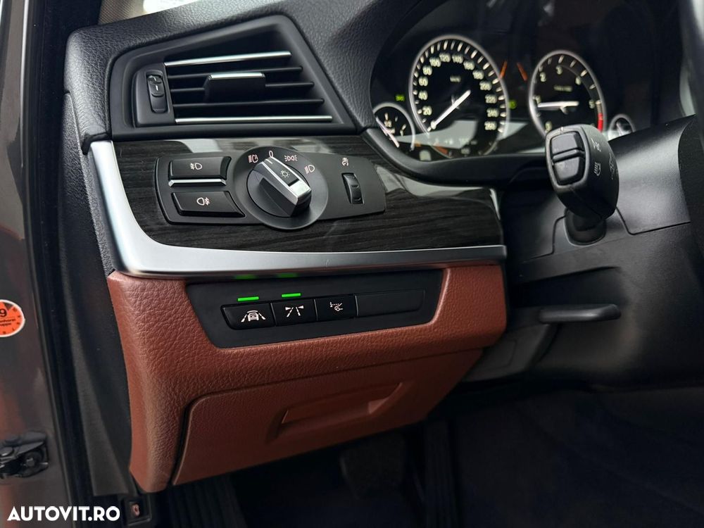 BMW Seria 5 520d Aut. Luxury Line - 13