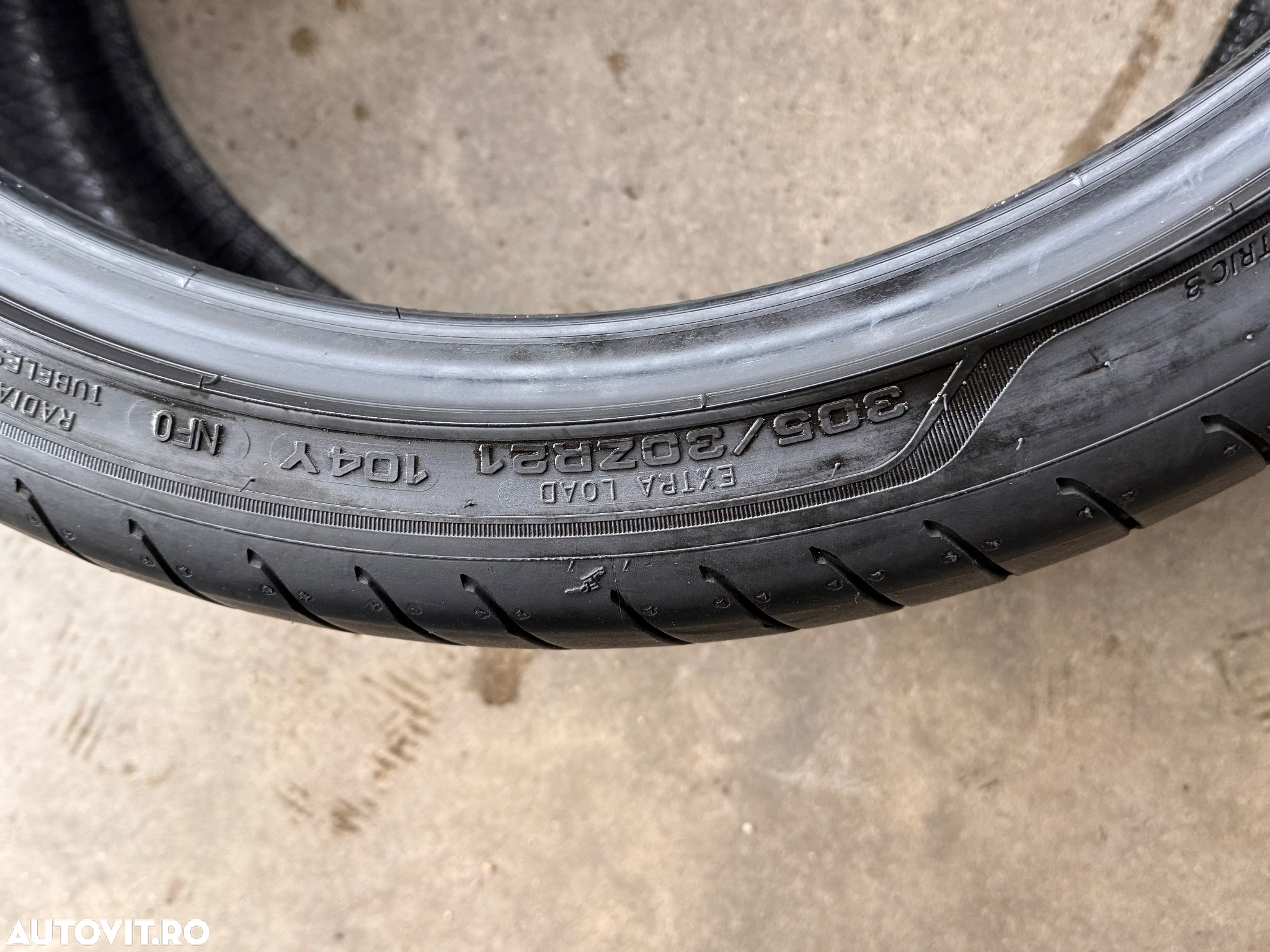 Vând 2 anvelope 305/30/21 goodyear de vară la 6mm - 5
