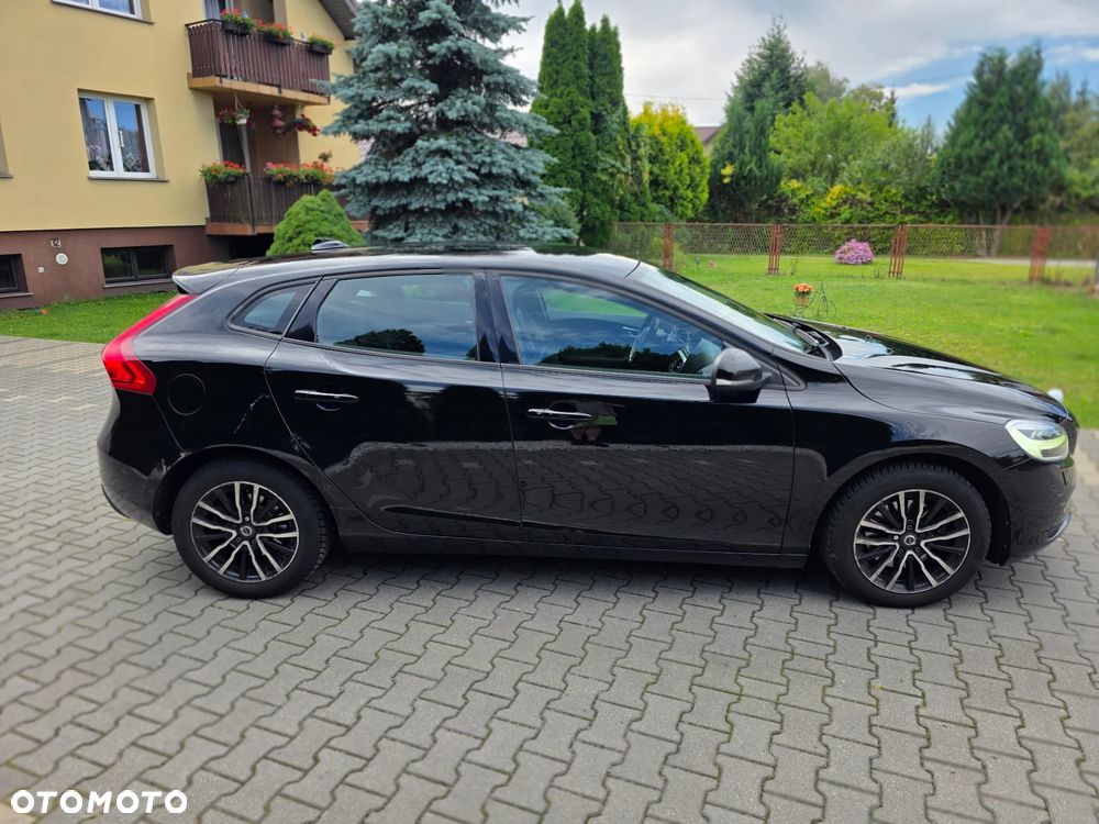 Volvo V40 D3 Momentum - 4