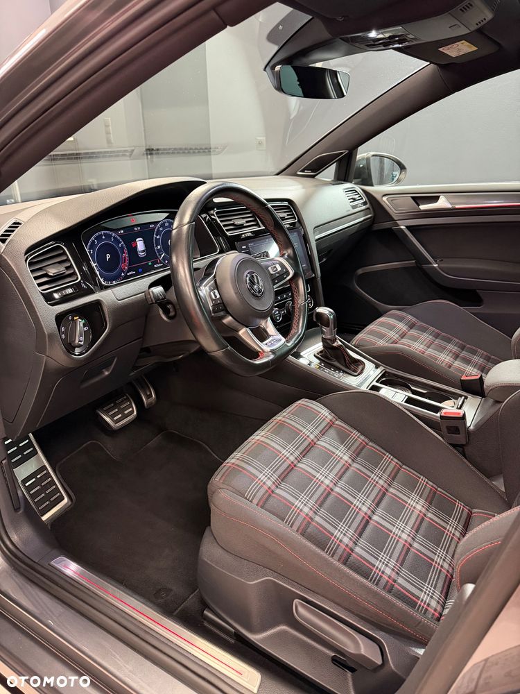 Volkswagen Golf GTI (BlueMotion Technology) DSG - 18