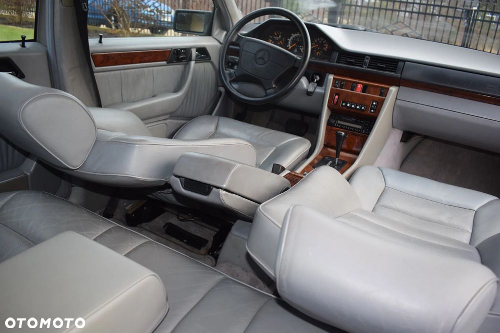 Mercedes-Benz Klasa E 420 Elegance - 19