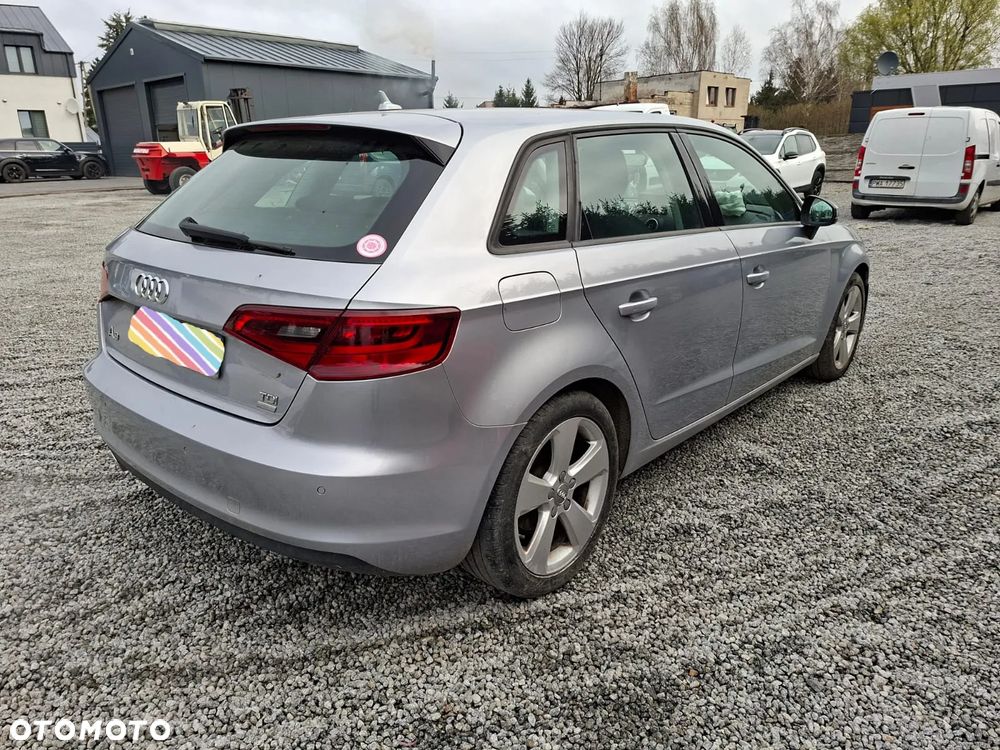 Audi A3 Sportback 1.6 TDI design - 4