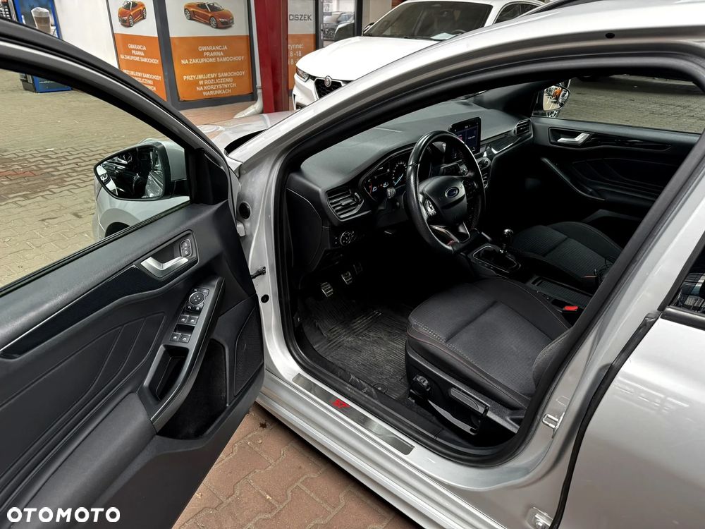 Ford Focus 1.0 EcoBoost ST-Line - 11
