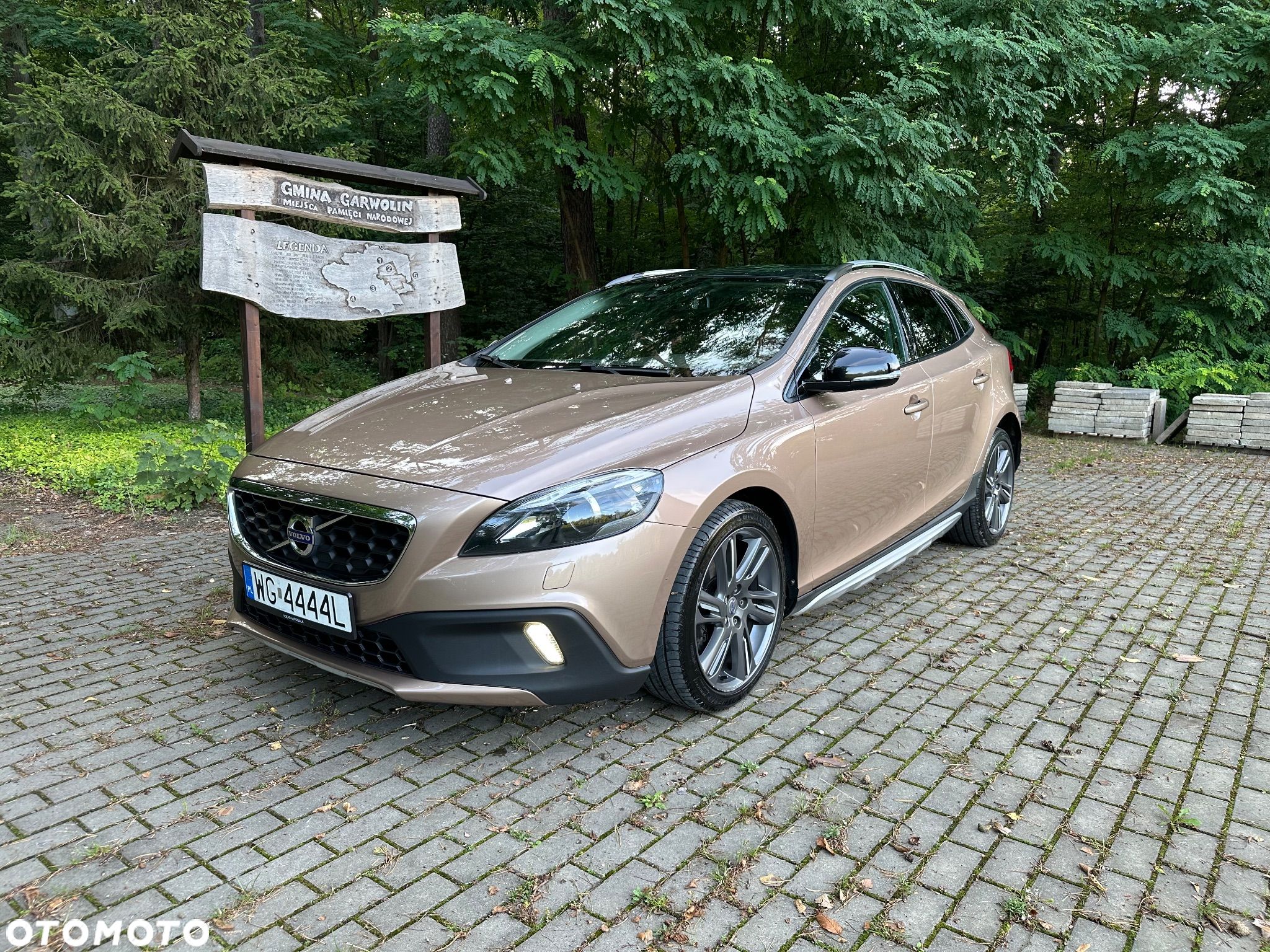 Volvo V40 Cross Country D2 Summum - 1